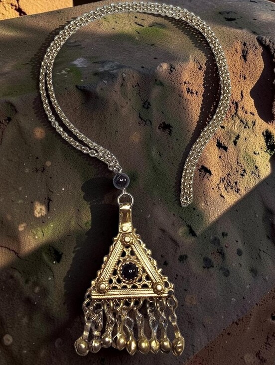 Vintage Jewelry - Vintage Afghan Pendant Necklace w/ Almandine Garnets